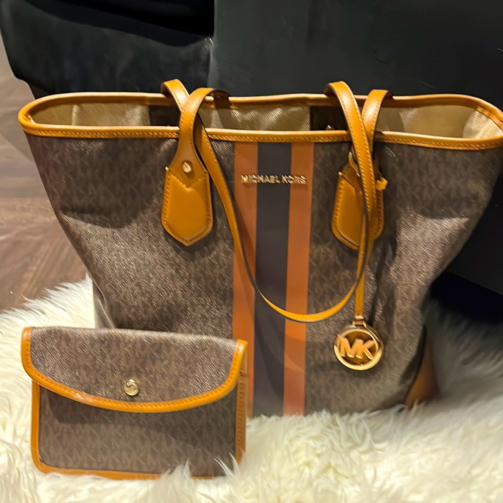 Michael Kors Brown and Black Large Eva tote
